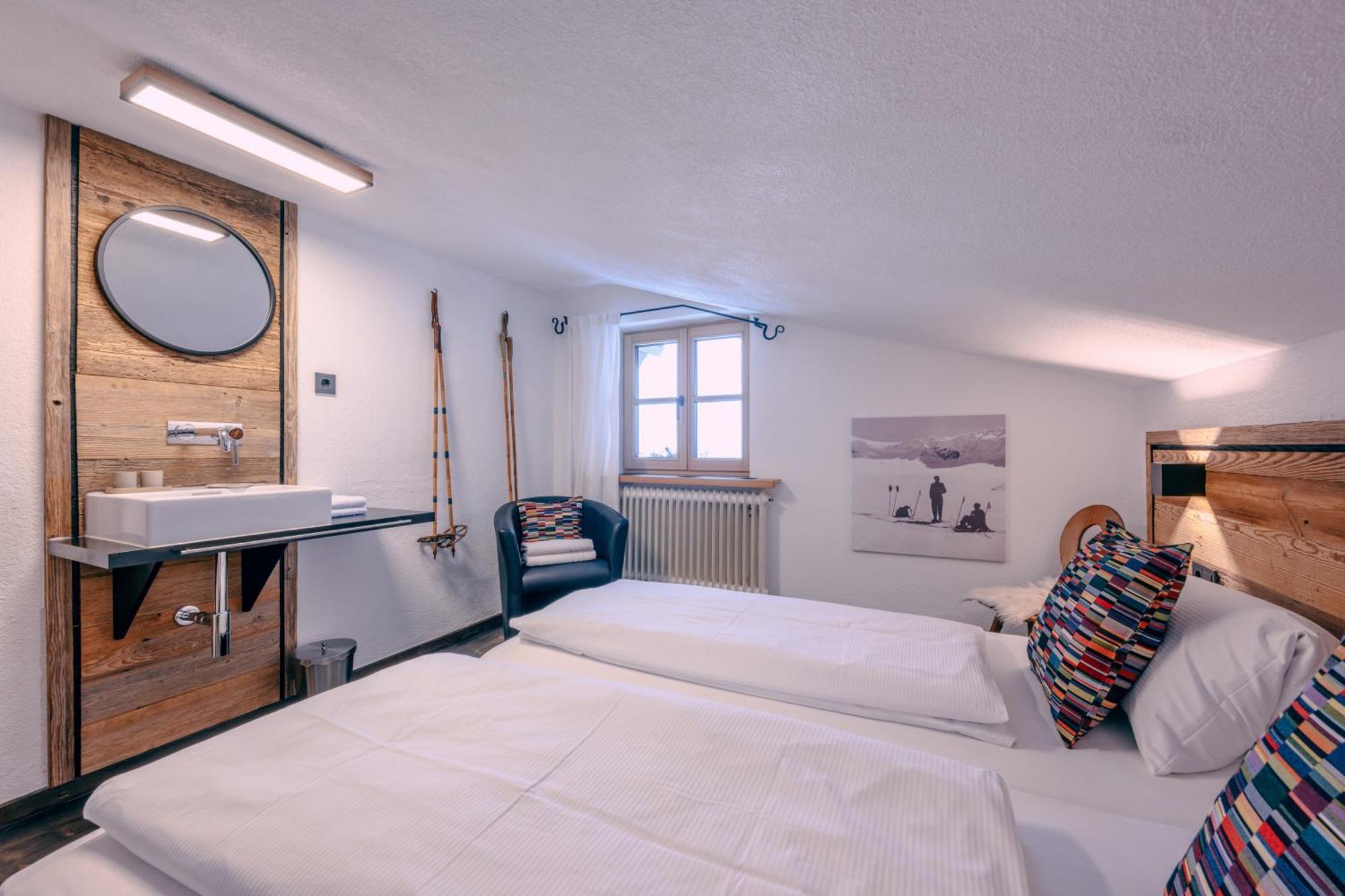 Haus Richard Falch - Inklusive Kostenloser Premium-Sommerkarte Sankt Anton am Arlberg Luaran gambar