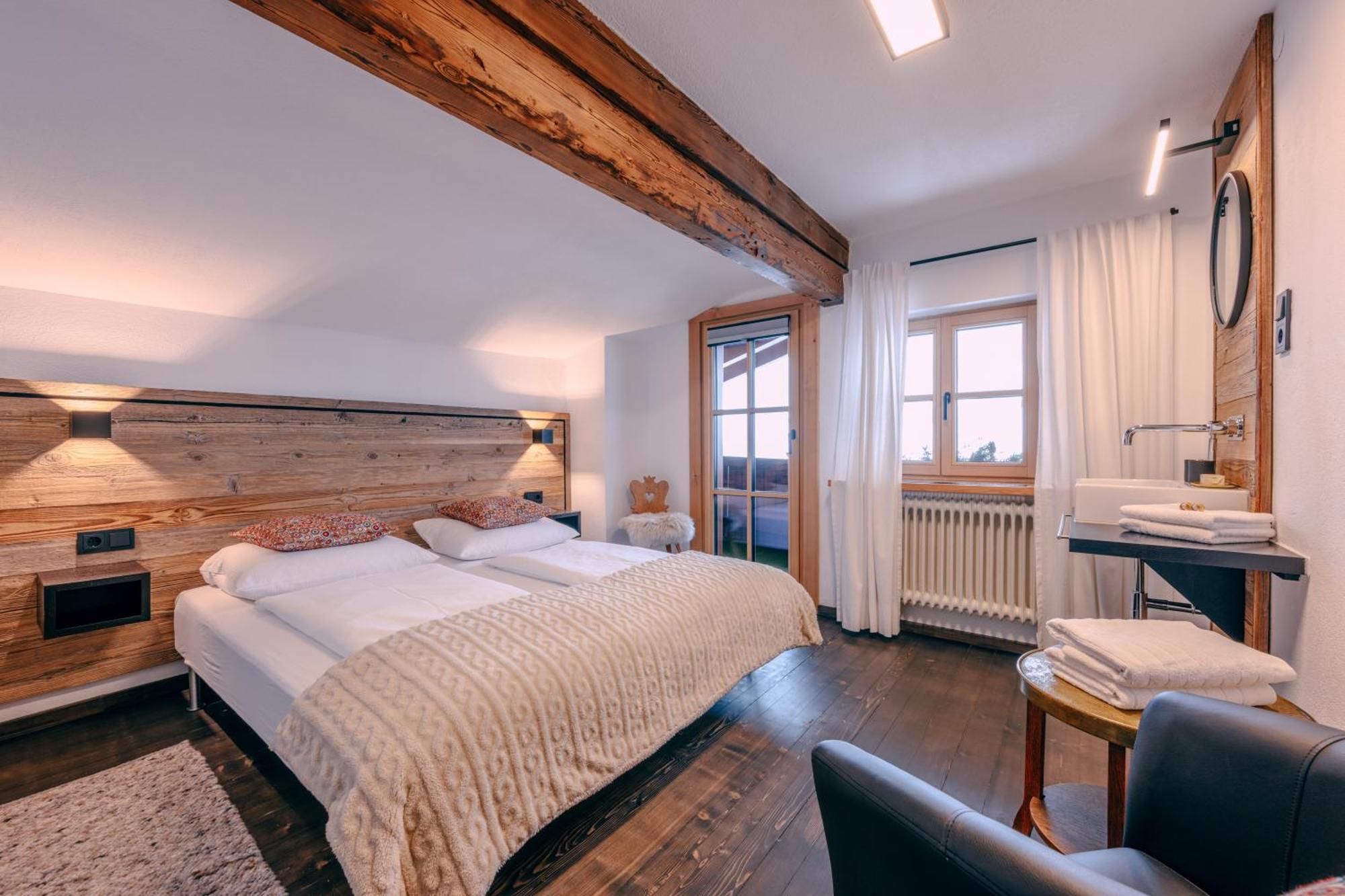 Haus Richard Falch - Inklusive Kostenloser Premium-Sommerkarte Sankt Anton am Arlberg Luaran gambar