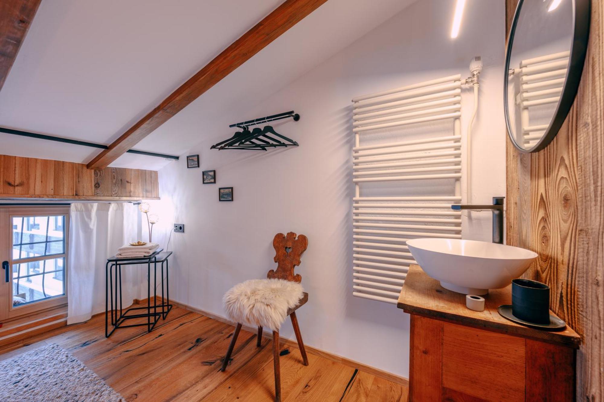 Haus Richard Falch - Inklusive Kostenloser Premium-Sommerkarte Sankt Anton am Arlberg Luaran gambar